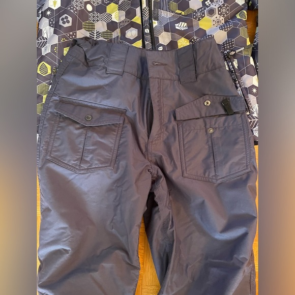 Orage Girl’s Winter Ski Jacket and Snowpant set - Picture 7 of 11